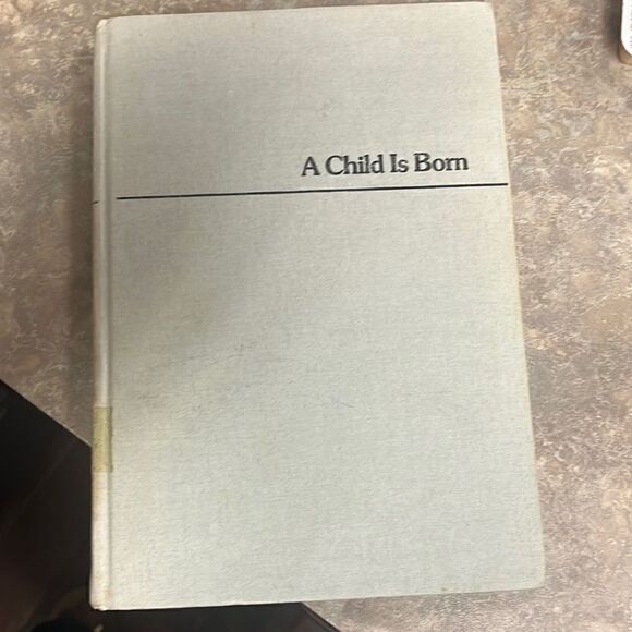 A child is born book - Picture 1 of 8
